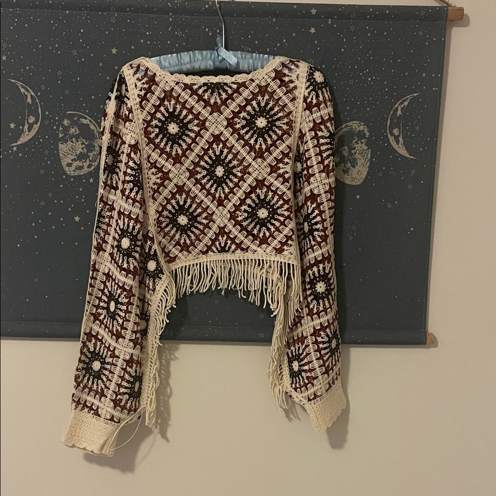 🌙HOUSE OF HARLOW 1960 Bohemian Fringe Poncho Sweater - Cream and Brown🌙 - Picture 3 of 4